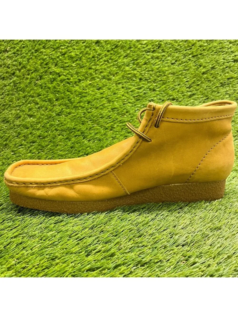 Clarks Shacre Mens Size 10.5 Wheat Leather Casual Classic Moc-Toe Chukka Boots